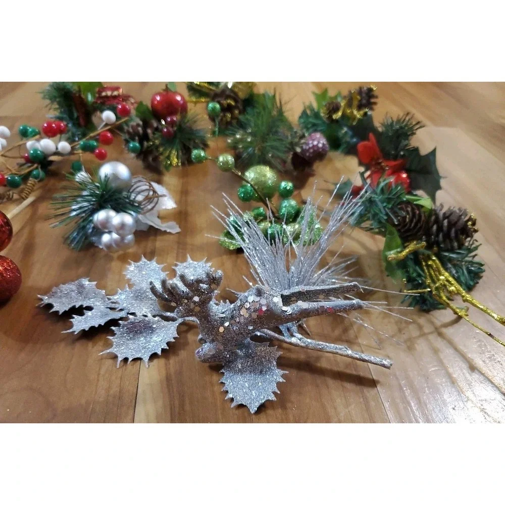 Lot Of Christmas Floral Picks Fruit Berries Pinecones Presents Lot Of 12‎